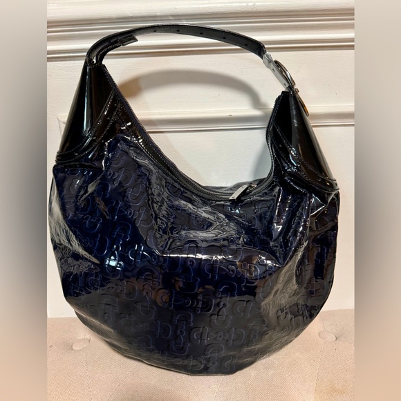 Gucci navy blue patent with Gucci logo - Picture 1 of 3